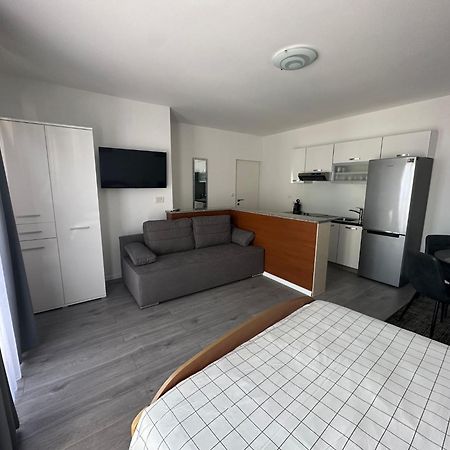 Apartments Villa Sunce Дуги Рат Екстериор снимка