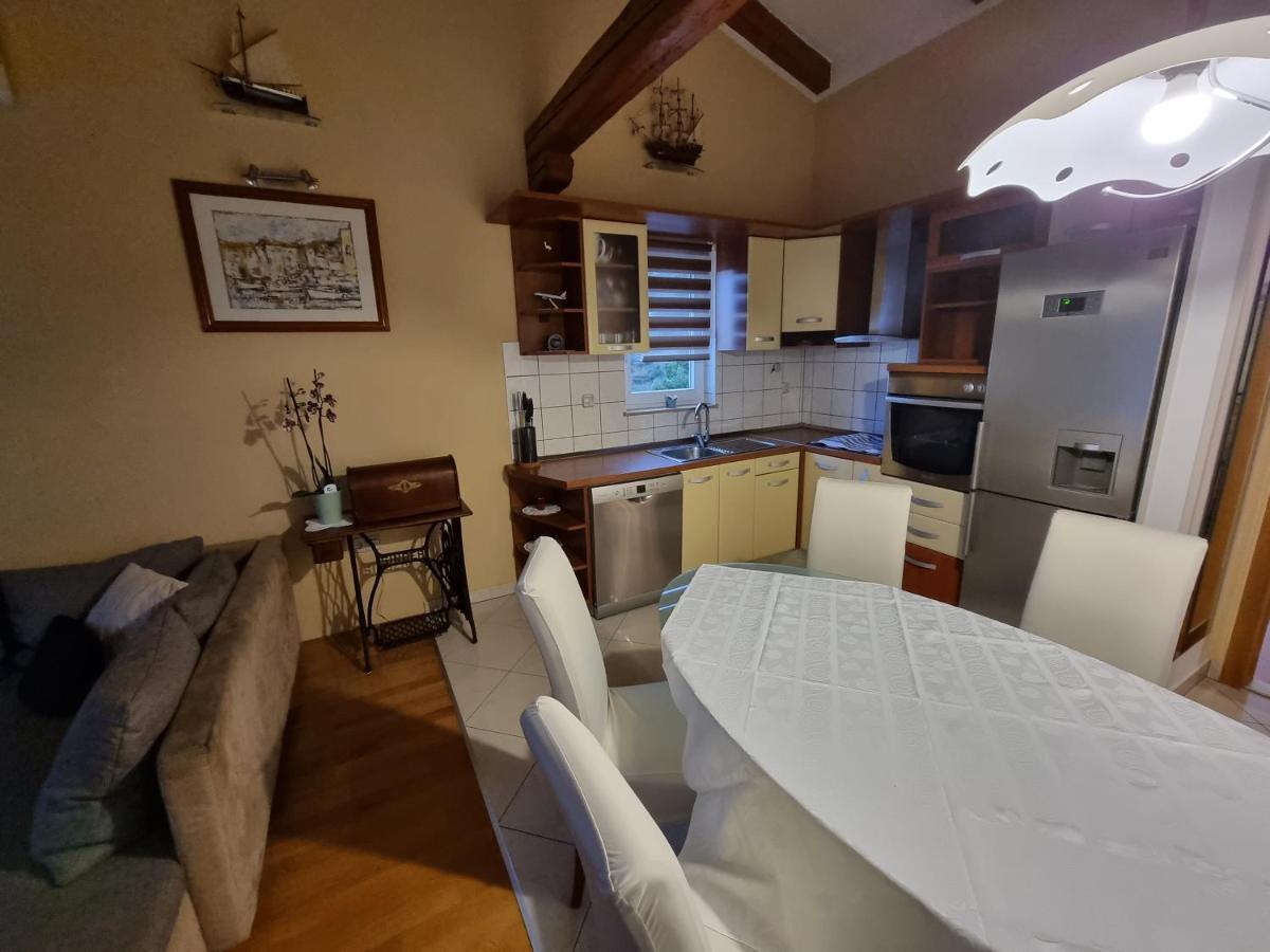 Apartments Villa Sunce Дуги Рат Екстериор снимка