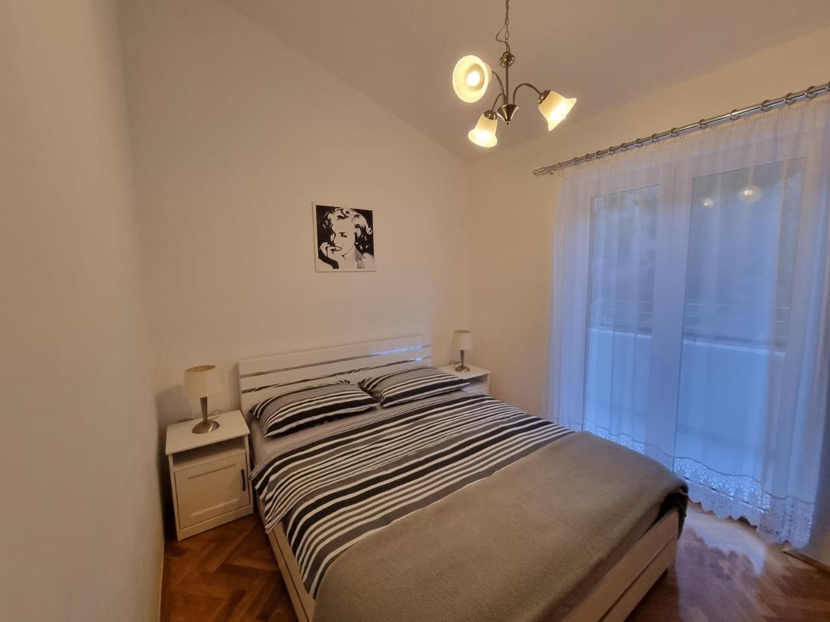 Apartments Villa Sunce Дуги Рат Екстериор снимка