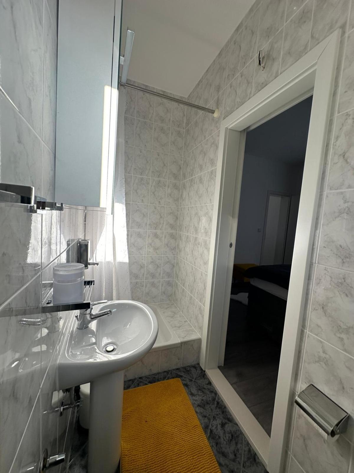 Apartments Villa Sunce Дуги Рат Екстериор снимка