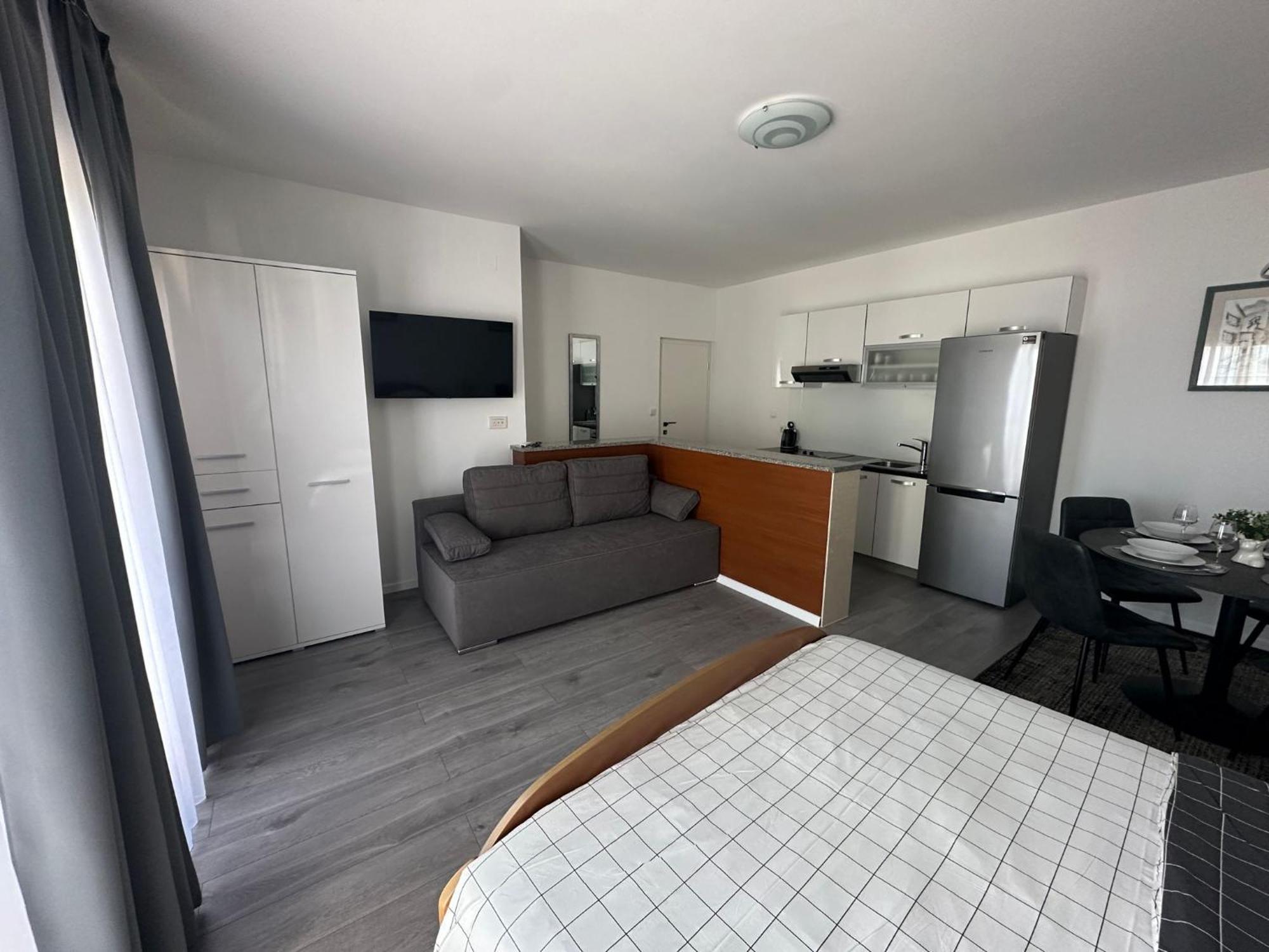 Apartments Villa Sunce Дуги Рат Екстериор снимка