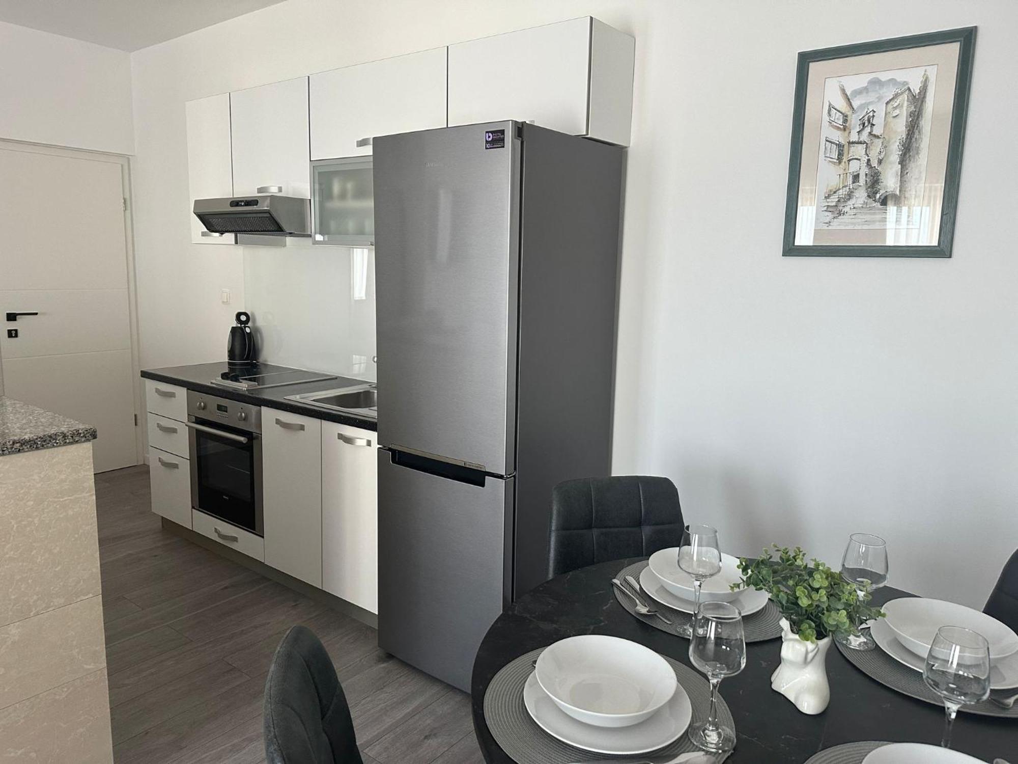 Apartments Villa Sunce Дуги Рат Екстериор снимка