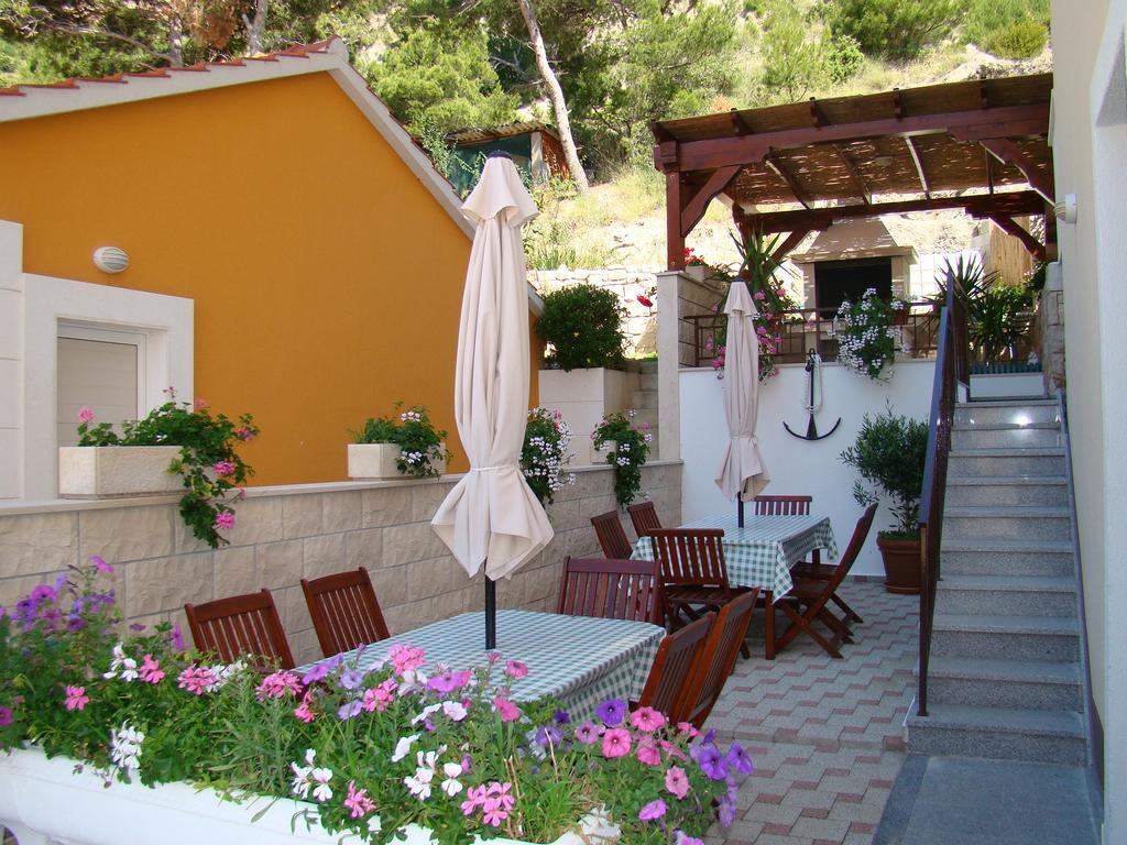 Apartments Villa Sunce Дуги Рат Екстериор снимка