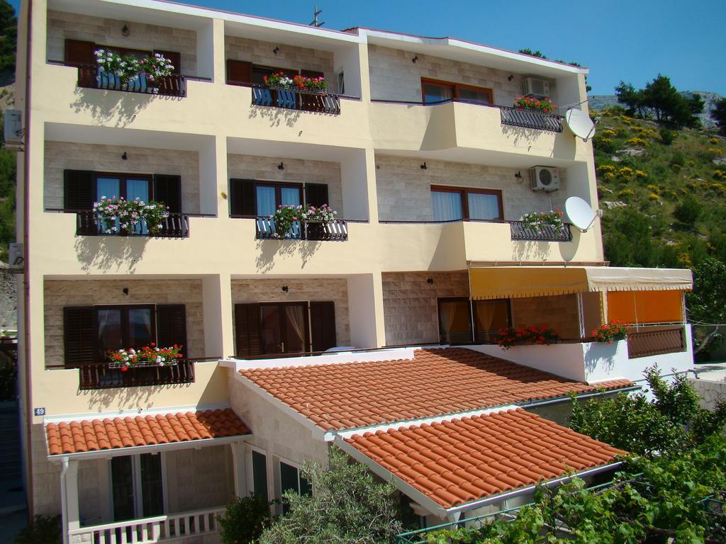 Apartments Villa Sunce Дуги Рат Екстериор снимка