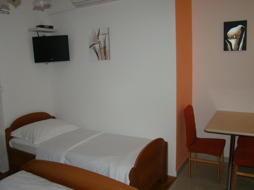 Apartments Villa Sunce Дуги Рат Стая снимка