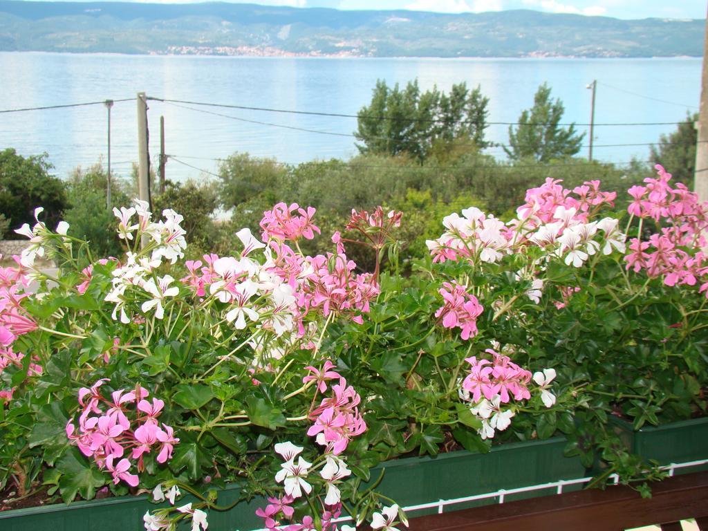 Apartments Villa Sunce Дуги Рат Стая снимка