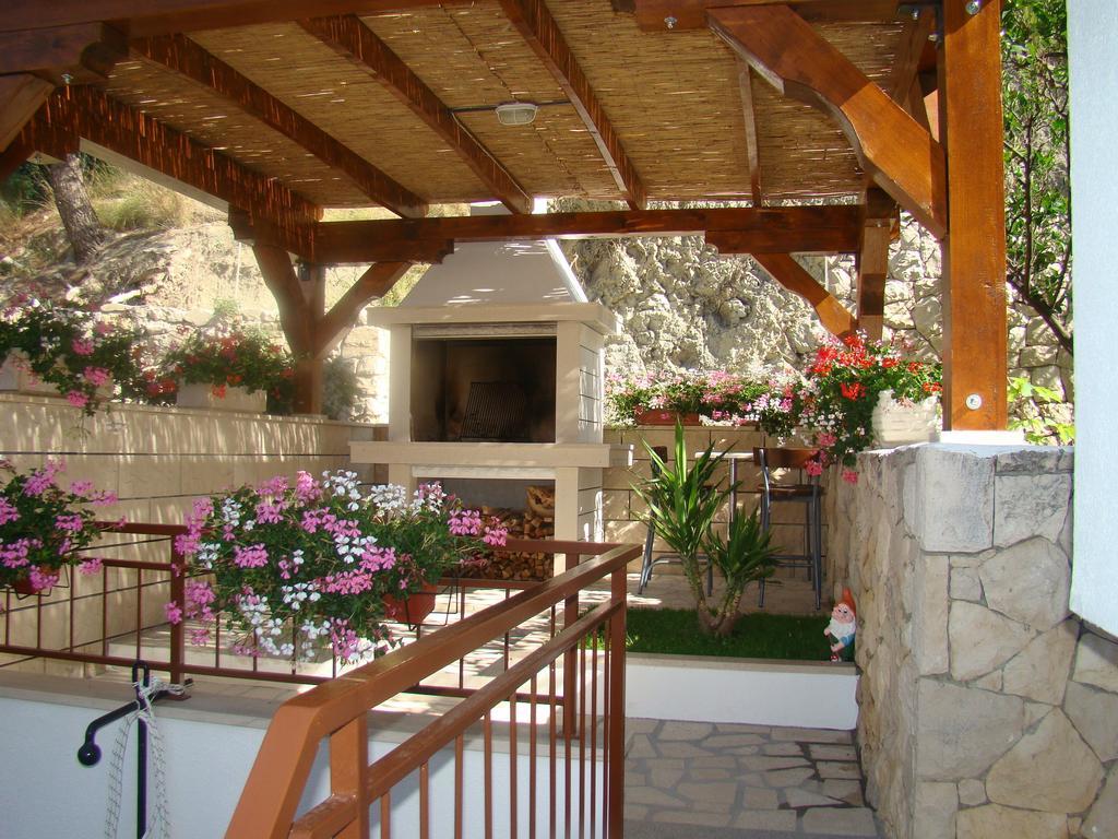 Apartments Villa Sunce Дуги Рат Екстериор снимка