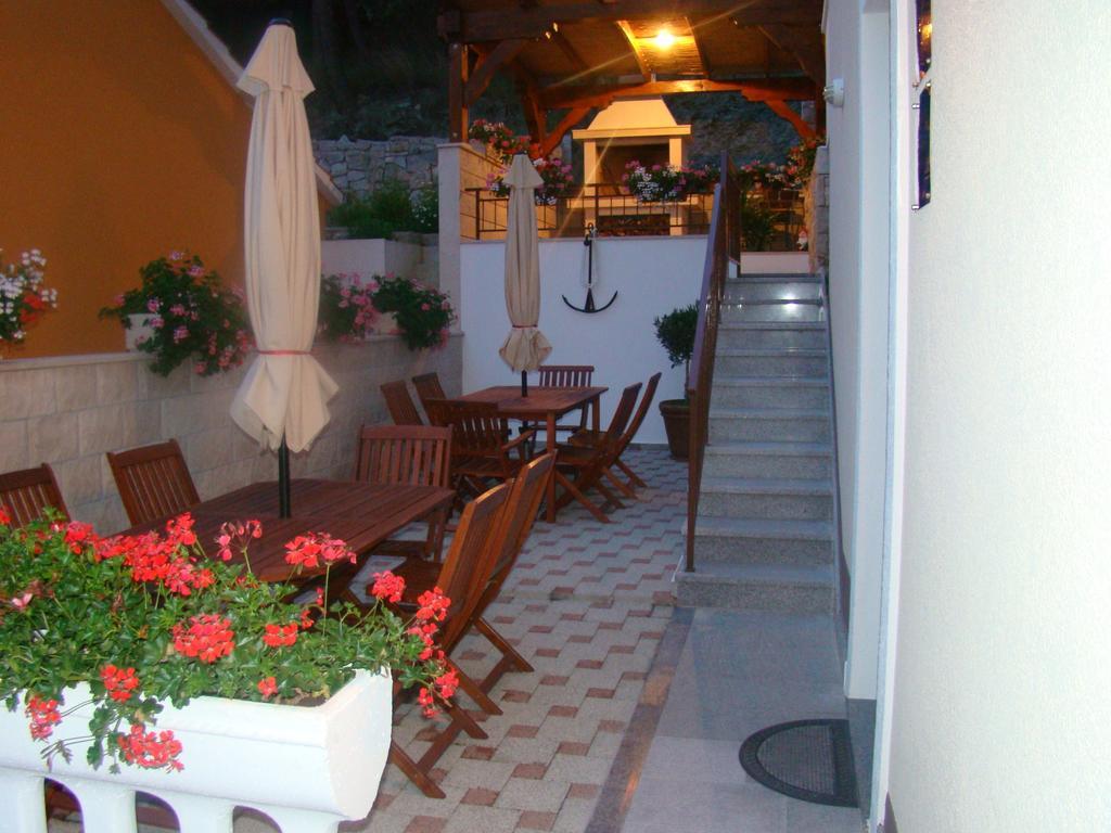 Apartments Villa Sunce Дуги Рат Екстериор снимка