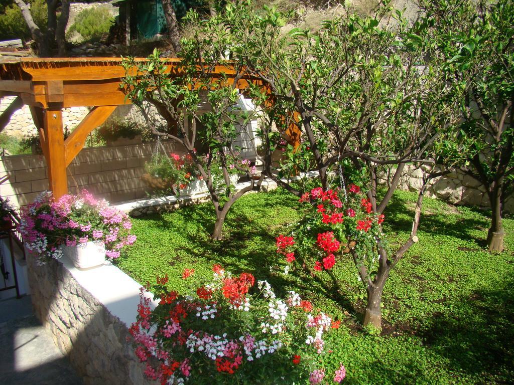 Apartments Villa Sunce Дуги Рат Екстериор снимка