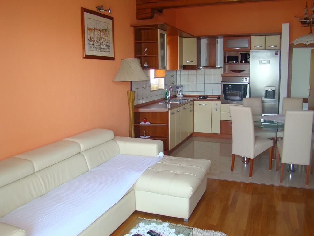 Apartments Villa Sunce Дуги Рат Стая снимка