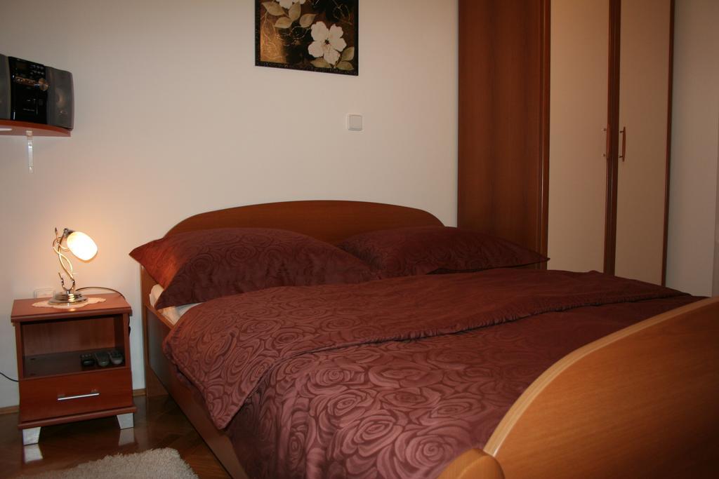 Apartments Villa Sunce Дуги Рат Стая снимка