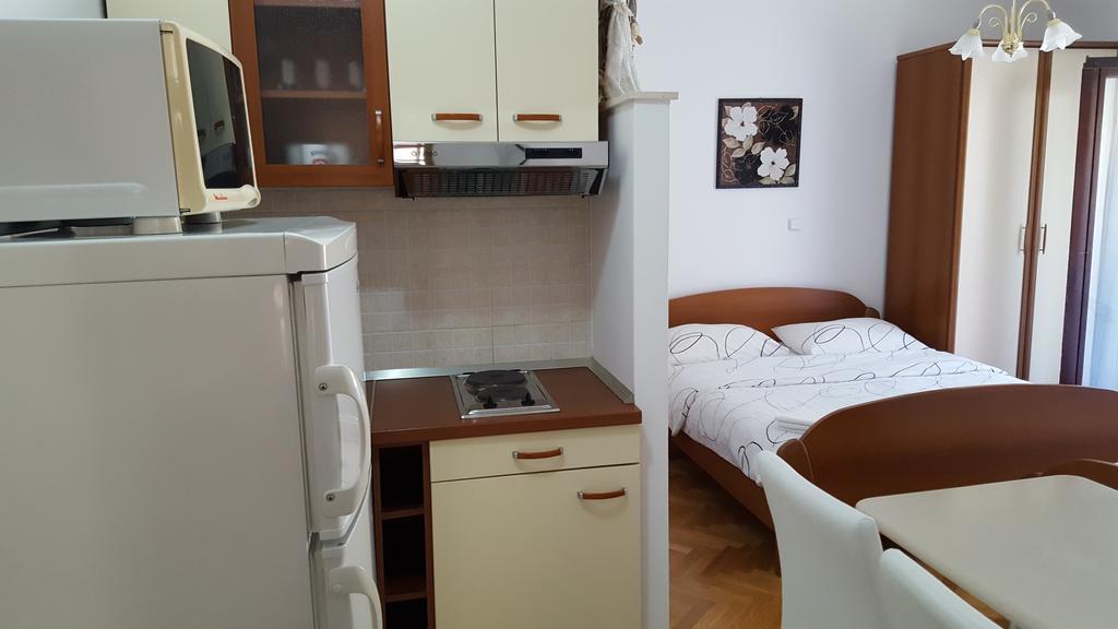 Apartments Villa Sunce Дуги Рат Екстериор снимка
