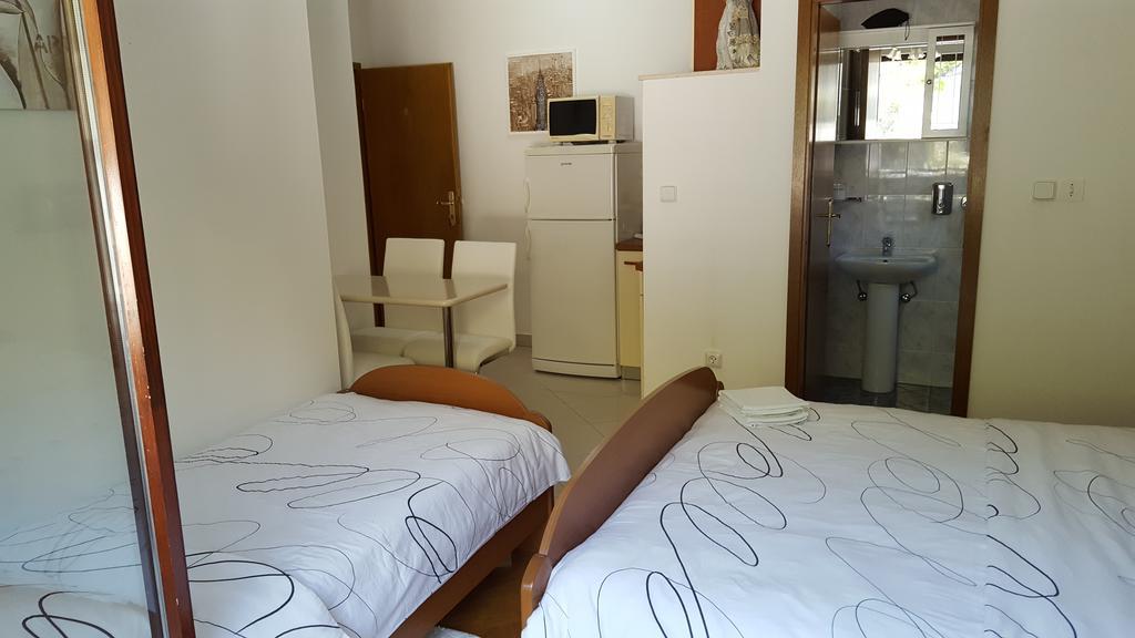 Apartments Villa Sunce Дуги Рат Екстериор снимка