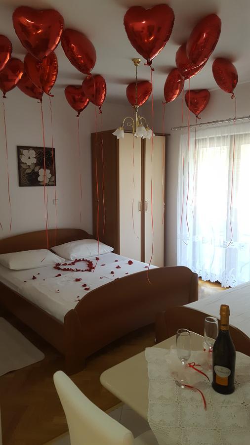 Apartments Villa Sunce Дуги Рат Екстериор снимка