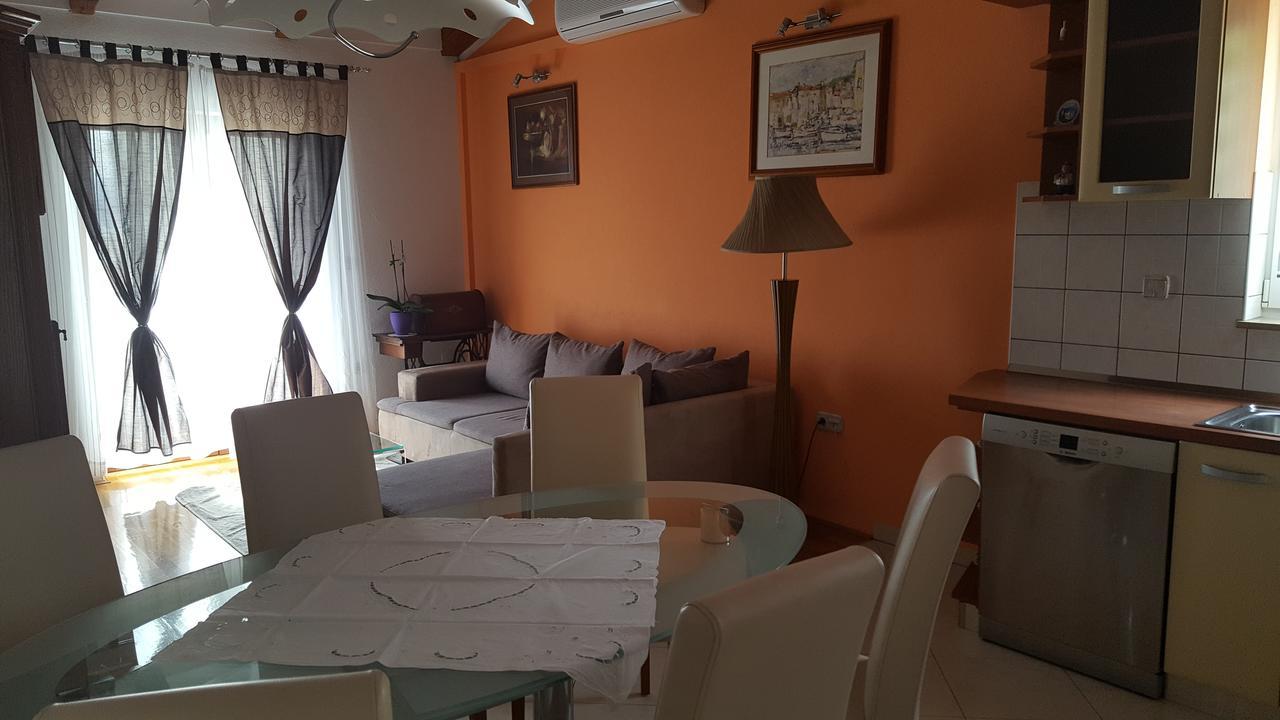 Apartments Villa Sunce Дуги Рат Екстериор снимка